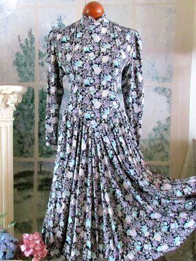 FLORAL TEA DRESS, 5/6, WIDE SKIRT, HIGH NECKLINE, SHAPELY VINTAGE ELEGANCE 1980s